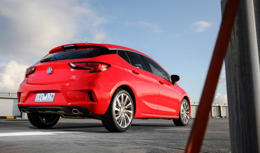  Holden Astra RSV 2016 года  (фото 2 из 26)